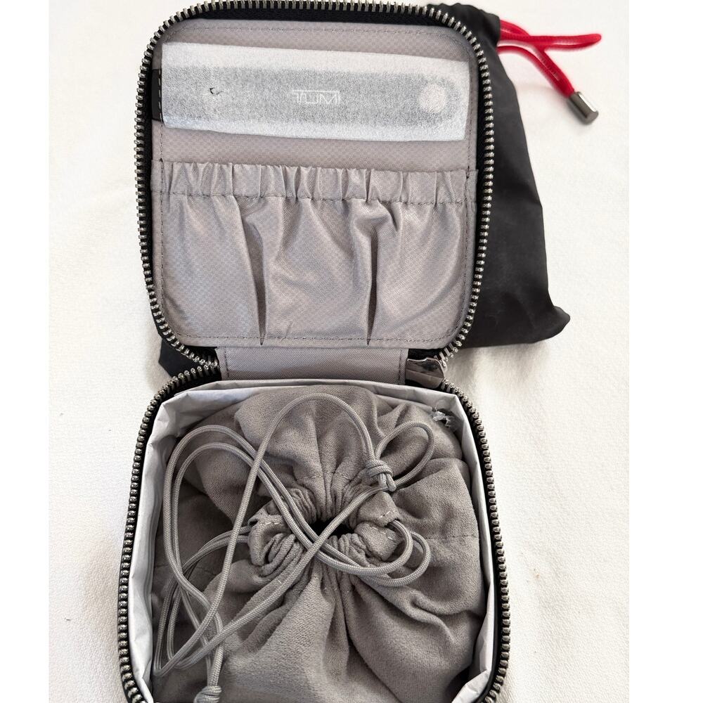 TUMI Belden Black Leather Travel 4" x 4" Zippered Jewelry Case and Gift Bag NWT - Picture 5 of 13